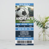 Persoonlijk voetbalticket voor jongens verjaardag kaart (Staand voorkant)