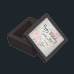 Persoonlijk - Witte glitter en roze Floral Premium Bewaar Doosje<br><div class="desc">Geef uw cadeaudoos een persoonlijk tintje, voorzien van roze waterverf bloemen op een witte glitterige achtergrond die u kunt personaliseren. ✔ Opmerking: niet alle sjabloon gebieden hoeven te worden gewijzigd. 📌 Als u verdere aanpassing nodig hebt, klikt u op de knop "Klik om verder aan te passen" of "Ontwerp aanpassen...</div>