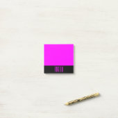Persoonlijk zwart en fuchsia post-it® notes (Op bureau)
