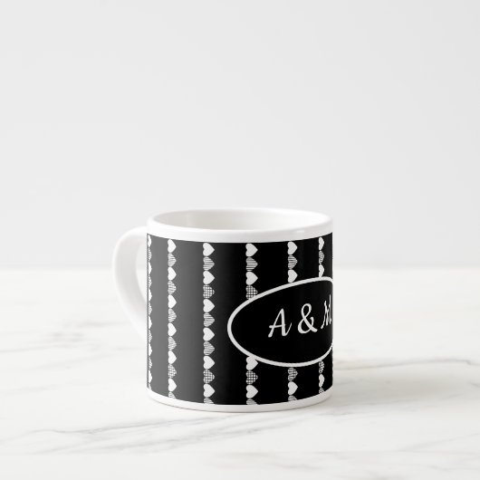 Persoonlijk zwart-wit hartjespatroon espresso kop (Links)