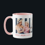 Persoonlijke 3-foto 'Beste moeder ooit' Mok<br><div class="desc">Persoonlijke "Beste moeder ooit"-fotobeker met 3 aangepaste afbeeldingen en roze handvat en binnenkant creëert een betekenisvol en stijlvol cadeau dat ze elke dag zal koesteren. Deze aangepaste mok met moederfoto heeft een moderne indeling met drie foto's rondom het ontwerp, waarin je favoriete herinneringen worden getoond in een schoon verticaal paneelformaat....</div>