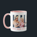 Persoonlijke 3-foto 'Beste moeder ooit' Mok<br><div class="desc">Persoonlijke "Beste moeder ooit"-fotobeker met 3 aangepaste afbeeldingen en roze handvat en binnenkant creëert een betekenisvol en stijlvol cadeau dat ze elke dag zal koesteren. Deze aangepaste mok met moederfoto heeft een moderne indeling met drie foto's rondom het ontwerp, waarin je favoriete herinneringen worden getoond in een schoon verticaal paneelformaat....</div>