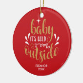 Persoonlijke Baby Het is koud buiten Kerstmis Keramisch Ornament (Links)