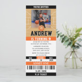 Persoonlijke Basketbal Verjaardag Ticket aangepast Kaart (Staand voorkant)