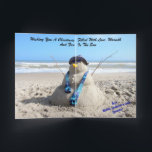 Persoonlijke Beach Snowman Sand Sculpture Feestdagen Kaart<br><div class="desc">Beach Kerstmis Kaart - Sand Sculpture Snowman Mijn nichtjes,  vriend en ik ontdekte dat zandsculptuur geen gemakkelijke taak is! Zelfs zoiets simpels! Maar we zijn erg blij met onze sneeuwman. Kudos naar de mensen die daar naar buiten komen en echte kunstwerken met het zand doen! Ik groet je!</div>