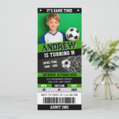 Persoonlijke digitale voetbalticket verjaardagsuit kaart (Staand voorkant)