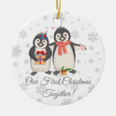 Persoonlijke eerste Kerstmis met andere pinguïns Keramisch Ornament (Voorkant)