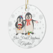 Persoonlijke eerste Kerstmis met andere pinguïns Keramisch Ornament (Links)