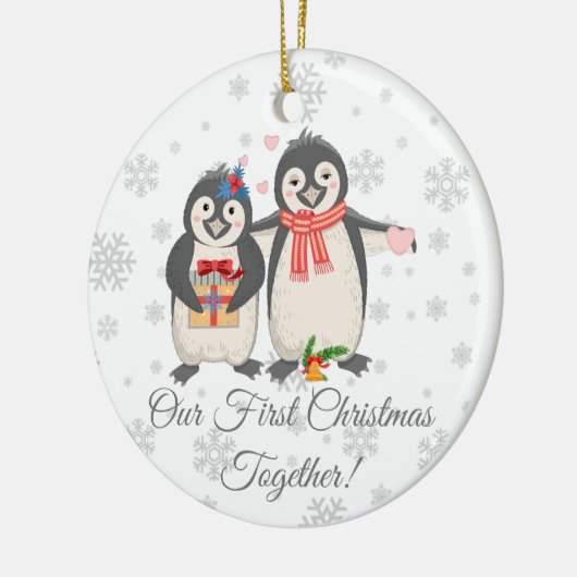 Persoonlijke eerste Kerstmis met andere pinguïns Keramisch Ornament (Links)