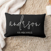 Persoonlijke effen zwarte kleur script familienaam kussen (Deken)
