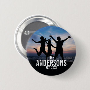Persoonlijke familiefoto met familienaam ronde button 5,7 cm