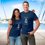 Persoonlijke familienaam Nautical Boat Anchor T-shirt<br><div class="desc">Een nautisch ontwerp met een anker,  stijlvolle blauw en witte strepen,  voorzien van een maat voor uw familie of boot en een vastgestelde datum. Ontworpen door: Thisnotme©</div>