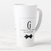 Persoonlijke 'Father of The Groom' Monogram Vlinde Latte Mok (Rechterhoek)