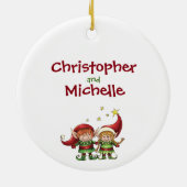 Persoonlijke feestdag met Elf Couple Keramisch Ornament (Achterkant)