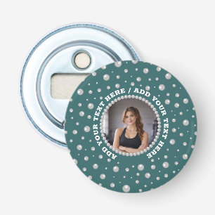 Persoonlijke foto met parels cirkel op turquoise button flesopener
