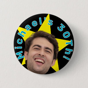 Persoonlijke foto tekst en naam verjaardag ronde button 5,7 cm