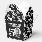 Persoonlijke foto zwart-wit 50ste verjaardag bedankdoosjes (Geopend)