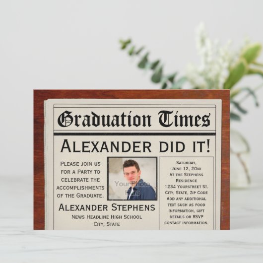 Persoonlijke Fotokrant Afstudeerfeest Kaart (Staand voorkant)