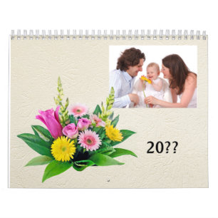 Persoonlijke foto's met klein frame en bloemen kalender