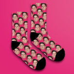 Persoonlijke Funny Photo Face Socks - Hot Pink Sokken<br><div class="desc">Maak grappige sokken bedekt in je gezicht of vrienden met deze makkelijk te gebruiken sjabloon. upload gewoon een uitsnijding van het gezicht of object waarmee je een transparante achtergrond wilt gebruiken, en voila! zorg ervoor dat je het afbeelding zo strak mogelijk naar het gezicht of object kunt uitsnijden. Als je...</div>
