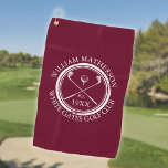 Persoonlijke Golf Club Naam Burgundy Red Golfhanddoek<br><div class="desc">Deze golfhanddoeken zijn ideaal voor alle golfclubs en golfclubs,  met een klassiek kruisbeeld van golfclubs en een ontwerp van golfbal en een grens met een oud postzegeleffect. personaliseer de naam van het clublid,  de naam van de golfclub en het jaar waarin de golfclub werd opgericht. Ontworpen door: Thisnotme©</div>