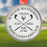 Persoonlijke Golf Hole in One Award Metalen Ornament<br><div class="desc">Geef de naam,  het nummer van de locatie en de datum een persoonlijk tintje om een fantastisch golfspel te creëer om dat fantastische gat in één te vieren. Ontworpen door: Thisnotme©</div>