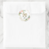 Persoonlijke Gouden & Bloemige Aangepaste 70ste Ronde Sticker (Tas)