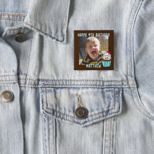 Persoonlijke Happy Birthday-naam en -leeftijd Vierkante Button 5,1 Cm (In situ)