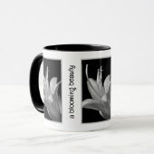 Persoonlijke Hosta-bloem in zwart en wit Mok (Voorkant links)