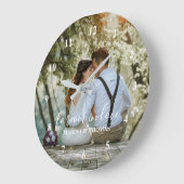 Persoonlijke huwelijksfoto met moderne kalligrafie grote klok (Hoek)