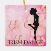 Persoonlijke Ierse dansroze shamrocks Keramisch Ornament (Voorkant)