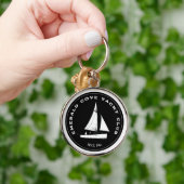 Persoonlijke jachtclub. Aangepaste zeilboot Sleutelhanger (Hand)