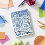 Persoonlijke jongens noemen de haaienenkollage iPad pro cover<br><div class="desc">Persoonlijke jongens noemen de haaiencollage. Middellange lengte noem oceaan,  haaienthema,  maakt een mooi cadeau voor jongens en mannen.</div>