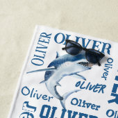 Persoonlijke jongens noemen de haaienenkollage strandlaken (In situ)