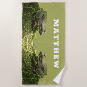 Persoonlijke kikker op een Mossy Rock Foto Strandlaken (Voorkant)