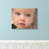 Persoonlijke kinderfoto met eigen naam canvas afdruk (Insitu (Houten vloer))