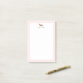 Persoonlijke lichtbruine Dachshund met roze Gingha Post-it® Notes (Op bureau)