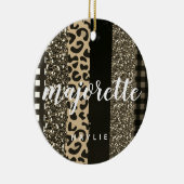 Persoonlijke Majorette Faux Cheetah en Glitter Keramisch Ornament (Rechts)
