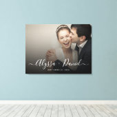 Persoonlijke moderne scriptnamen trouwfoto canvas afdruk (Insitu (Houten vloer))