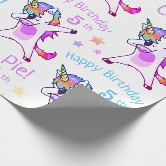 Persoonlijke naam en leeftijd Unicorn Birthday Par Cadeaupapier (Hoek)
