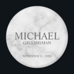 Persoonlijke naam en monogram van de bruidegom op  magneet<br><div class="desc">Moderne persoonlijke geschenken voor de bruidegom met de persoonlijke naam van de bruidegom, titel en trouwdatum in een grijze klassieke serif-lettertype op een witte marmeren achtergrond. Ook perfect voor de getuige, vader van de bruid en meer. Opmerking: de marmeren details zijn gesimuleerd in de afbeelding. Er wordt geen echt marmer...</div>
