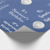 Persoonlijke naam en ouderdom blauw cadeaupapier (Hoek)