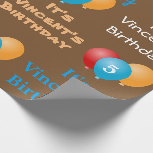 Persoonlijke naam en ouderdom op feestdag cadeaupapier (Hoek)