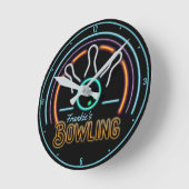 Persoonlijke NAAM Faux Neon Bowling Ball Pins Ronde Klok (Hoek)