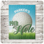 Persoonlijke NAAM Golfer Pro Ball 19th Hole Legpuzzel<br><div class="desc">Pas dit echt unieke,  eenzijdige,  aangepaste naam Golfer Golf Course Club Golfing 19th Hole Gift aan. Perfecte aanvulling op je retro thuis en kantoor decor! Aangepast met jouw naam of aangepaste tekst! De coolste groenste golfklokje. Terug Nine - Birdie - Fairway - Gold Ball</div>