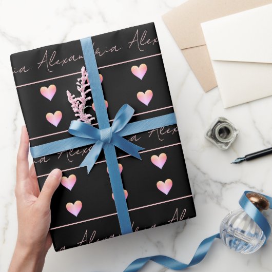 Persoonlijke naam hart zwart cadeaupapier (Geschenken)