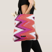 Persoonlijke naam Ikat Chevron Pattern Bridesmaid Tote Bag (Dichtbij)