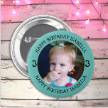 Persoonlijke naam, leeftijd en foto-dag ronde button 5,7 cm<br><div class="desc">Fijne verjaardag voor jou,  voeg naam en foto toe aan deze gepersonaliseerde verjaardagsjongen of meisjesknop.</div>