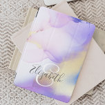 Persoonlijke naam Monogram Paarse Waterverf Luxe iPad Pro Cover<br><div class="desc">Pas deze glamoureuze stijl abstracte lila waterverf eenvoudig aan met uw eigen details.</div>