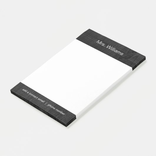 Persoonlijke naam op zwart hout post-it® notes (Schuin)